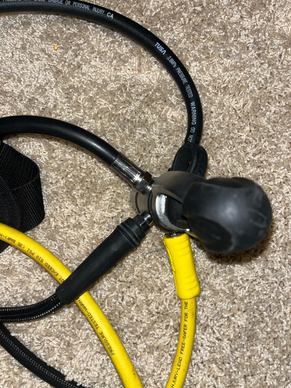 Scuba Diving Regulator - Picture 10 of 14